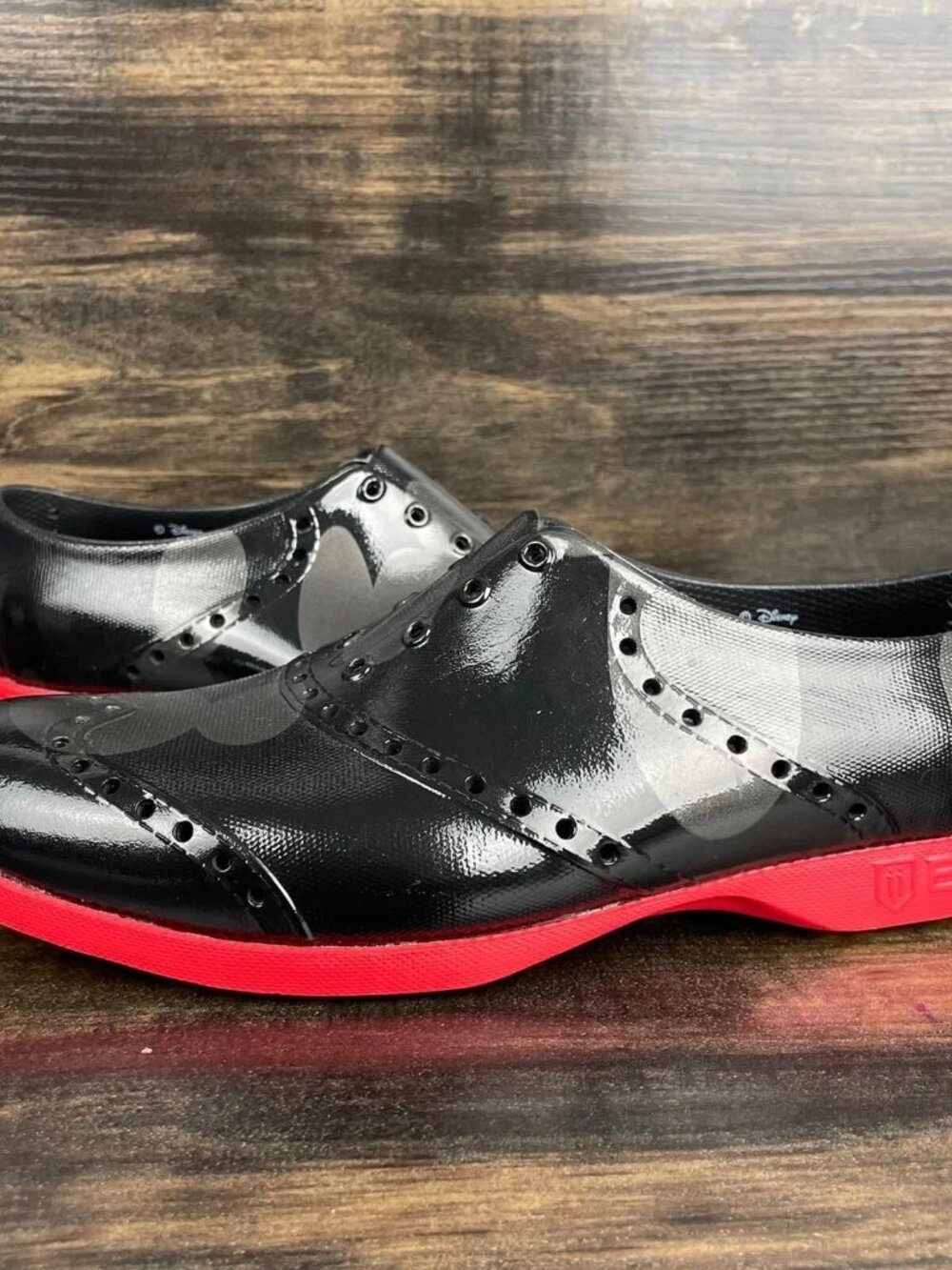 Disney Pixar Biion Black Gold Shoes Cushioned Oxford Women's Size 7 NWOB
